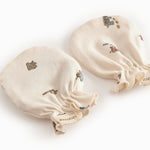 Baby blanket with train print