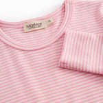 Lyserød stribet børnekjole med lange ærmer og skørt