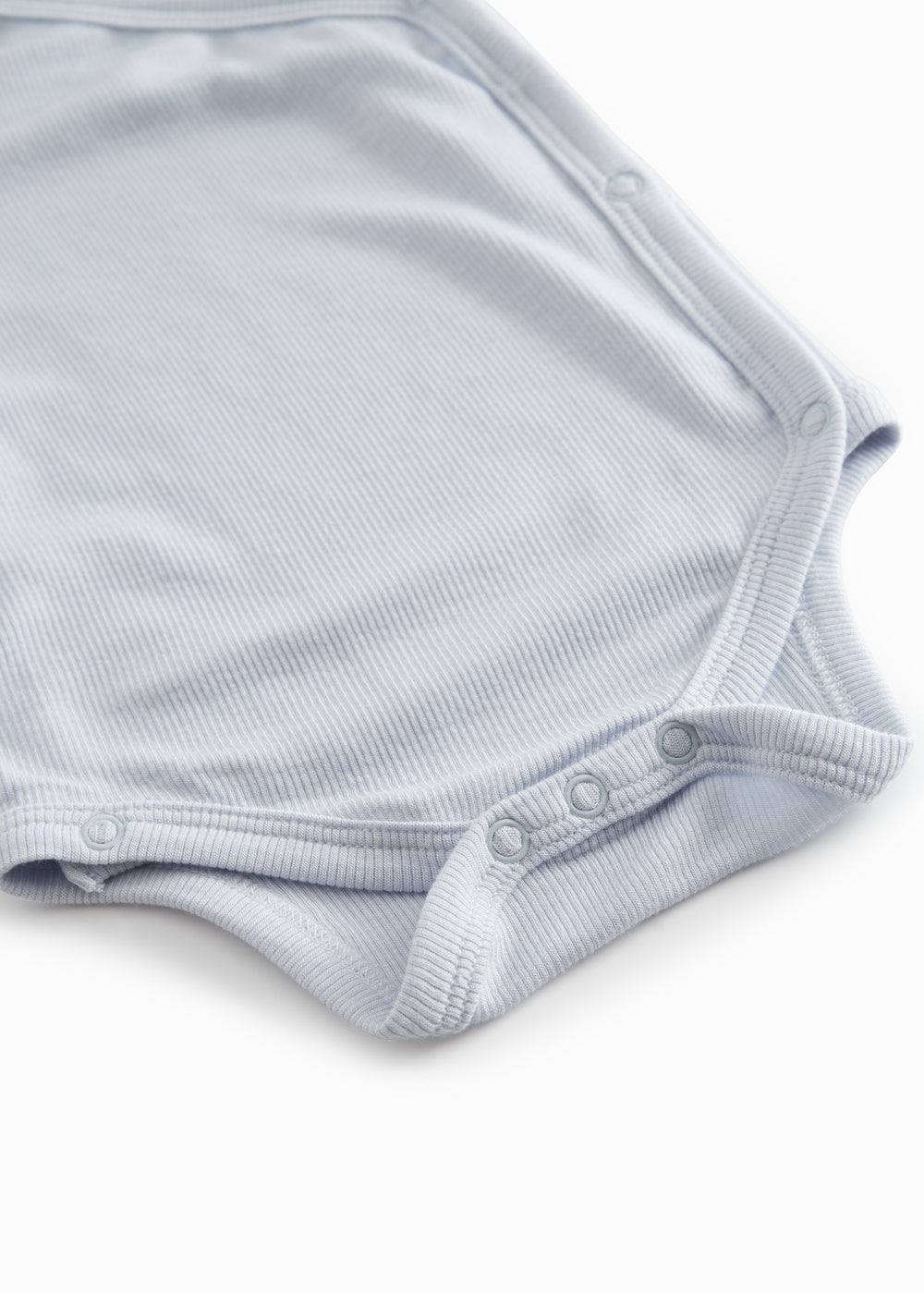 Langærmet lyseblå bodystocking til nyfødte med slå-om-lukning