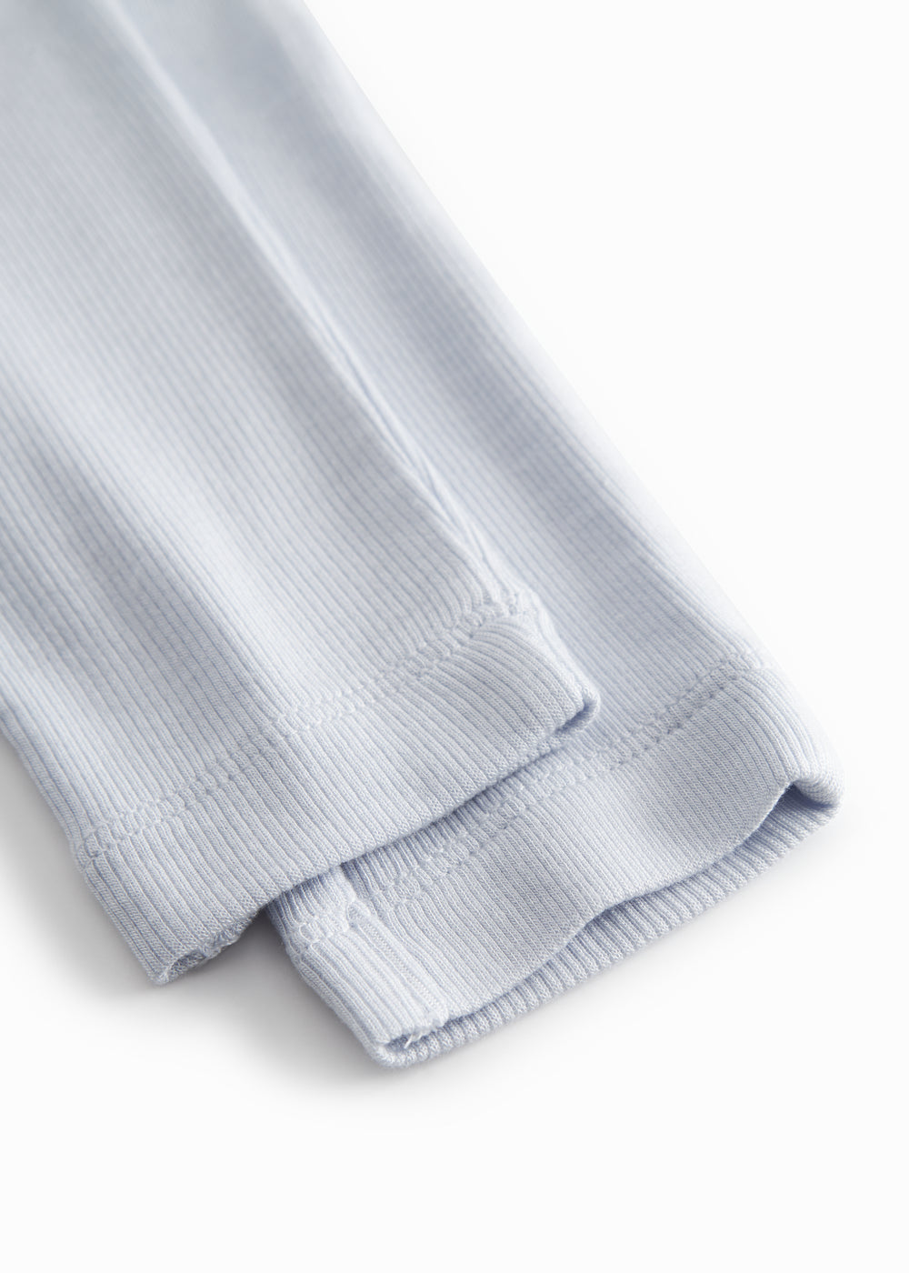 Lyseblå bukser til de nyfødte