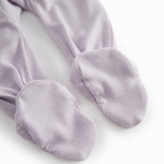 Langærmet lys lilla baby heldragt med fødder