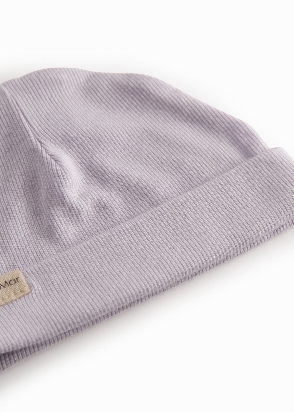 Lys lilla hue til nyfødt med kant der kan foldes ned eller op