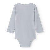 Langærmet lyseblå baby bodystocking med stolpe knaplukning foran