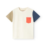 Short-sleeved baby T-shirt in raw white with contrasting sleeves and chest pocket.
