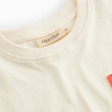 Kortærmet børne-T-shirt i råhvid med kontrastærmer og brystlomme