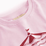 Lyserød børne-T-shirt med karuselprint