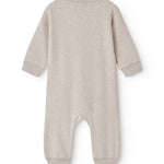 langærmet beige baby heldragt med rib i hals, ærmer og ben.