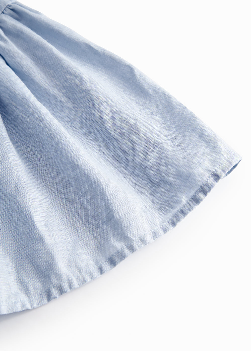 Ærmeløs kjole til børn med stropper og flæser på skulderen