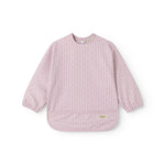 Langärmet spiseforklæde med lyserøde striber og lomme til børn

Translation: Long-sleeved tablecloth with bright red stripes and pockets for children