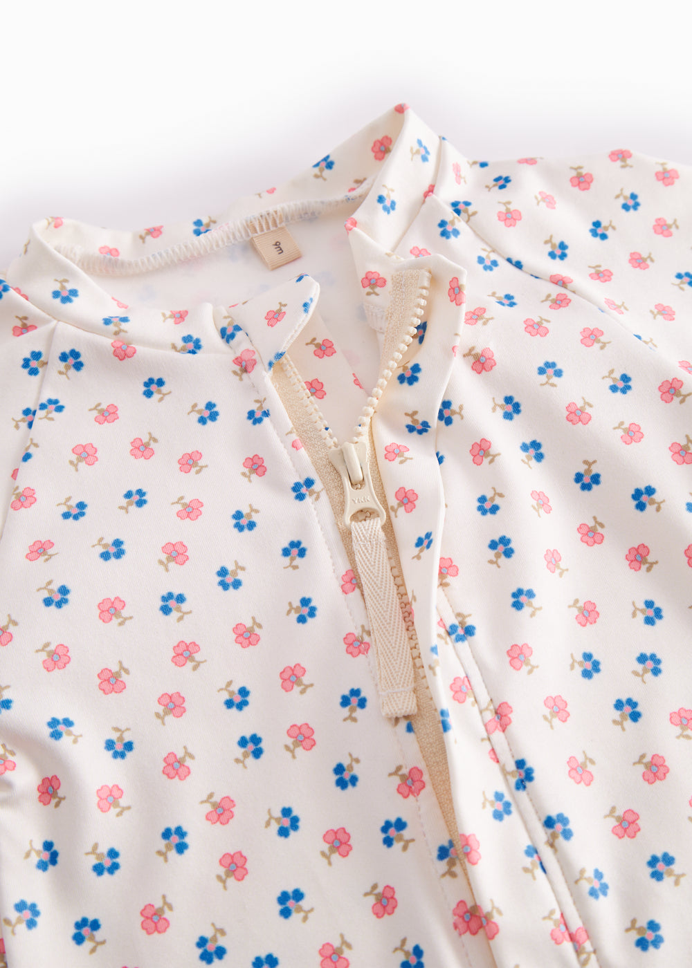 Floral-patterned bathrobe for children