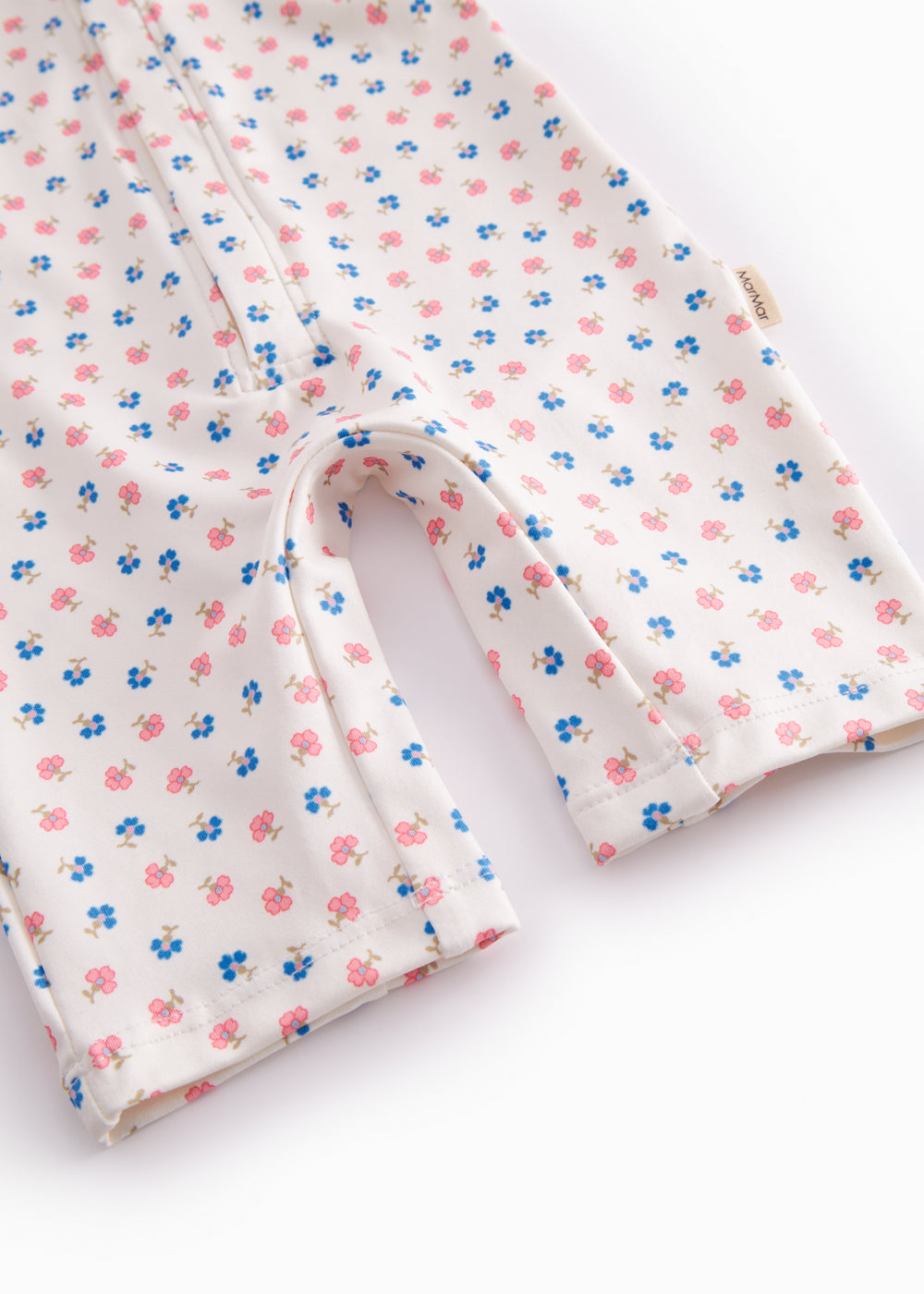 Floral-patterned bathrobe for children