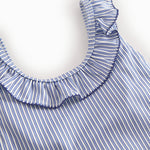 Badedragt til børn med blå striber og flæser