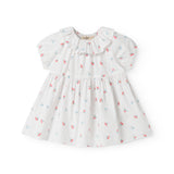 Hvid baby kjole med små blomster og korte ærmer