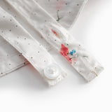 Hvid baby solhat med små blomsterprint