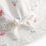Hvid baby solhat med små blomster