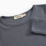 Long-sleeve t-shirt in dark gray with ribbed collar and cuffs.