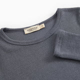 Long-sleeve t-shirt in dark gray with ribbed collar and cuffs.