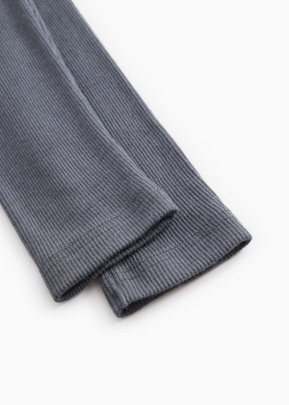 Dark gray leggings with ribbed ankle edge