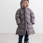 Kids down jacket with hood, long sleeves and front pocket.