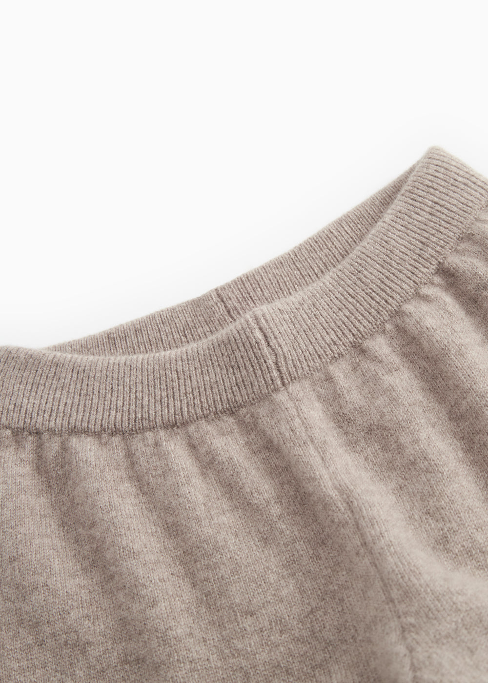 Peno cargo pants in alpaca melange, close-up of ribbed lining.