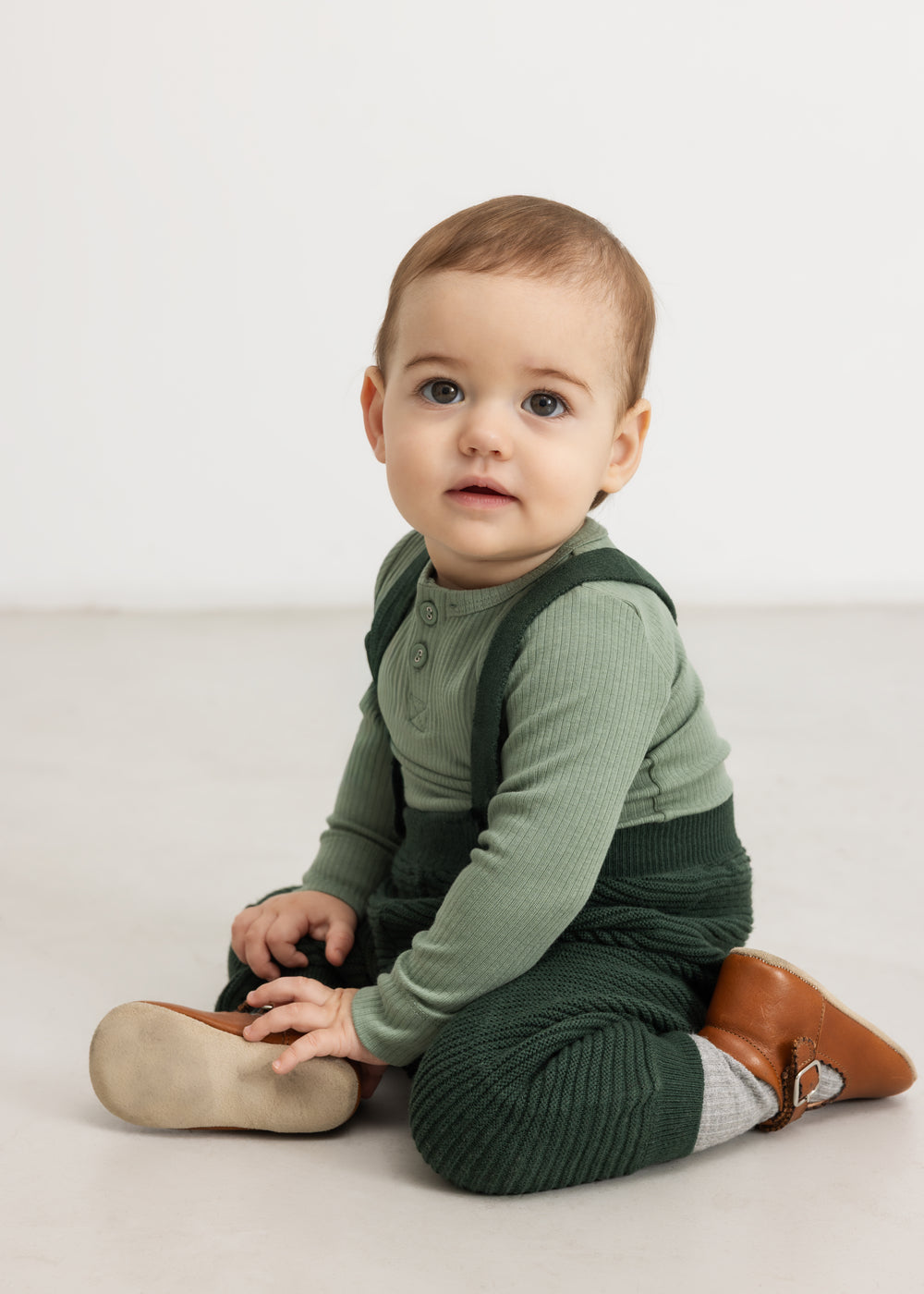 Perrin knit pants jungle green on child with suspenders