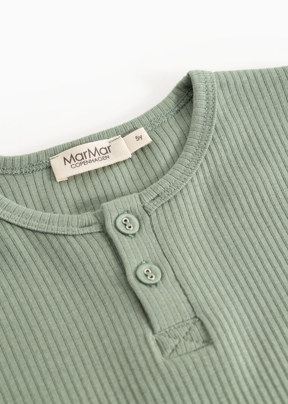 Long-sleeved T-shirt in muted green with buttons at the neckline and ribbed trim