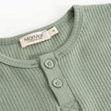 Long-sleeved T-shirt in muted green with buttons at the neckline and ribbed trim