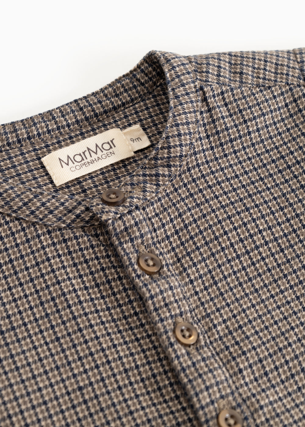 Totoro shirt in pied-de-poule pattern with label and button closure at the neck