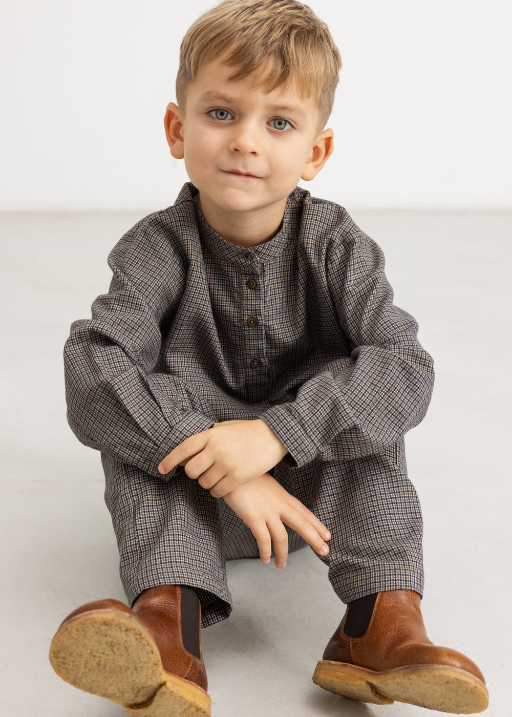 Long-sleeve shirt in houndstooth check with button placket at front