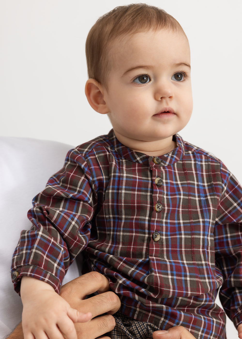 Children's long-sleeve shirt with brown, reddish and blue check pattern, button closure