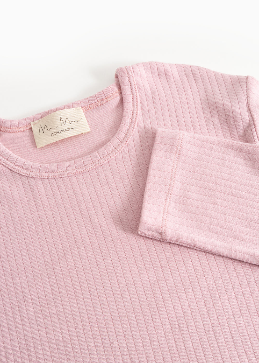 Pink T‑shirt with crew neck, text logo and ribbed cuff