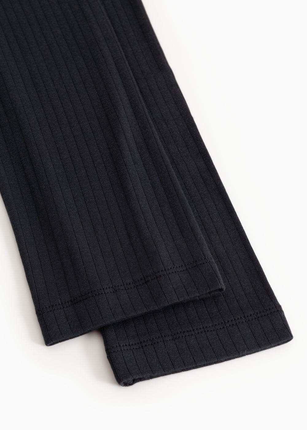 Striped pants with ribbed, striped fabric and a slim leg.