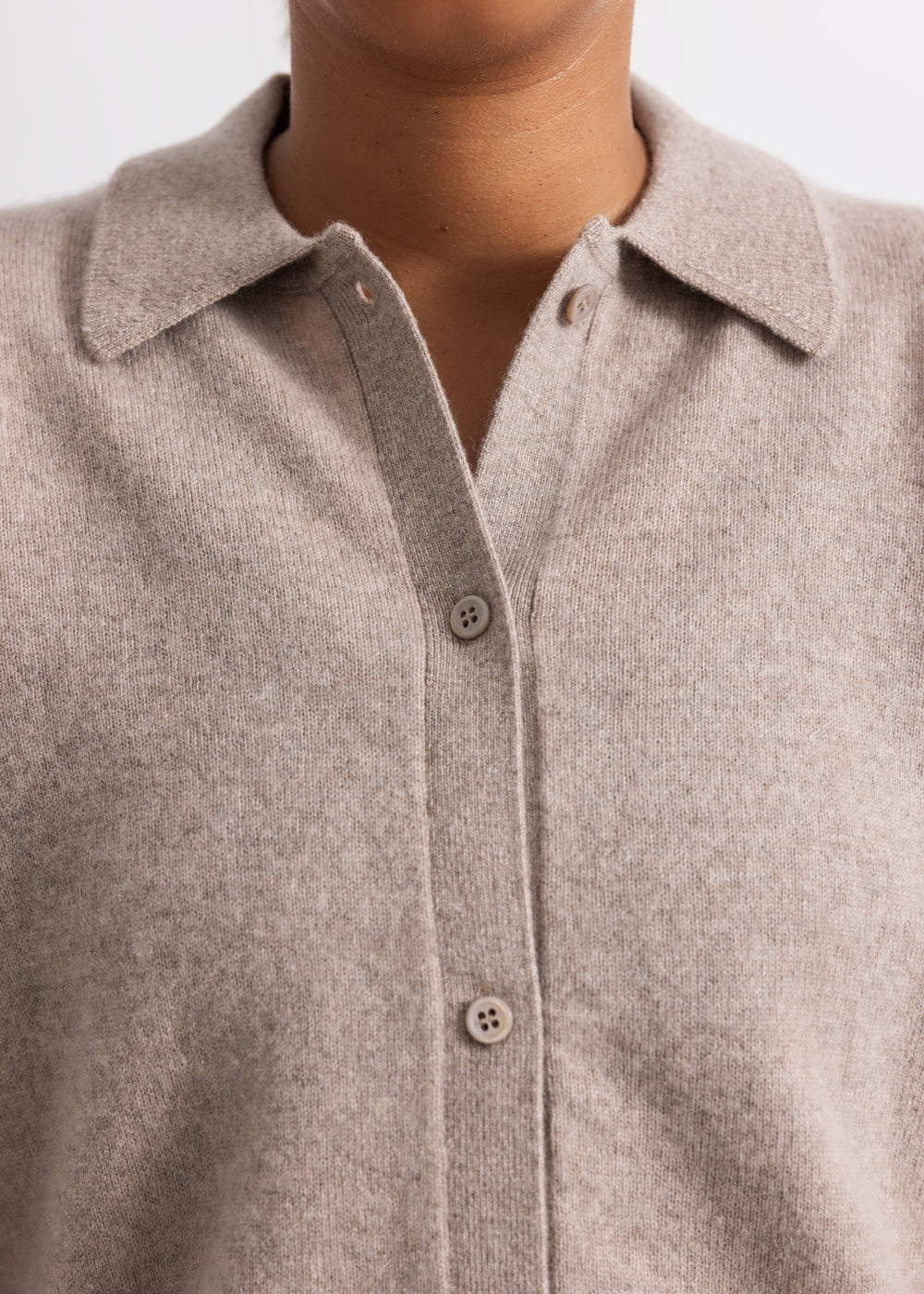 Gray-brown Kashmir cardigan in alpaca blend with button closure and collar.