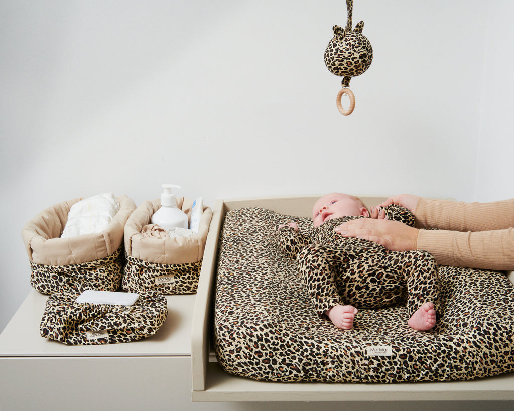 Changing Cushion Cover, Changing Pad Cover - Brown Leo